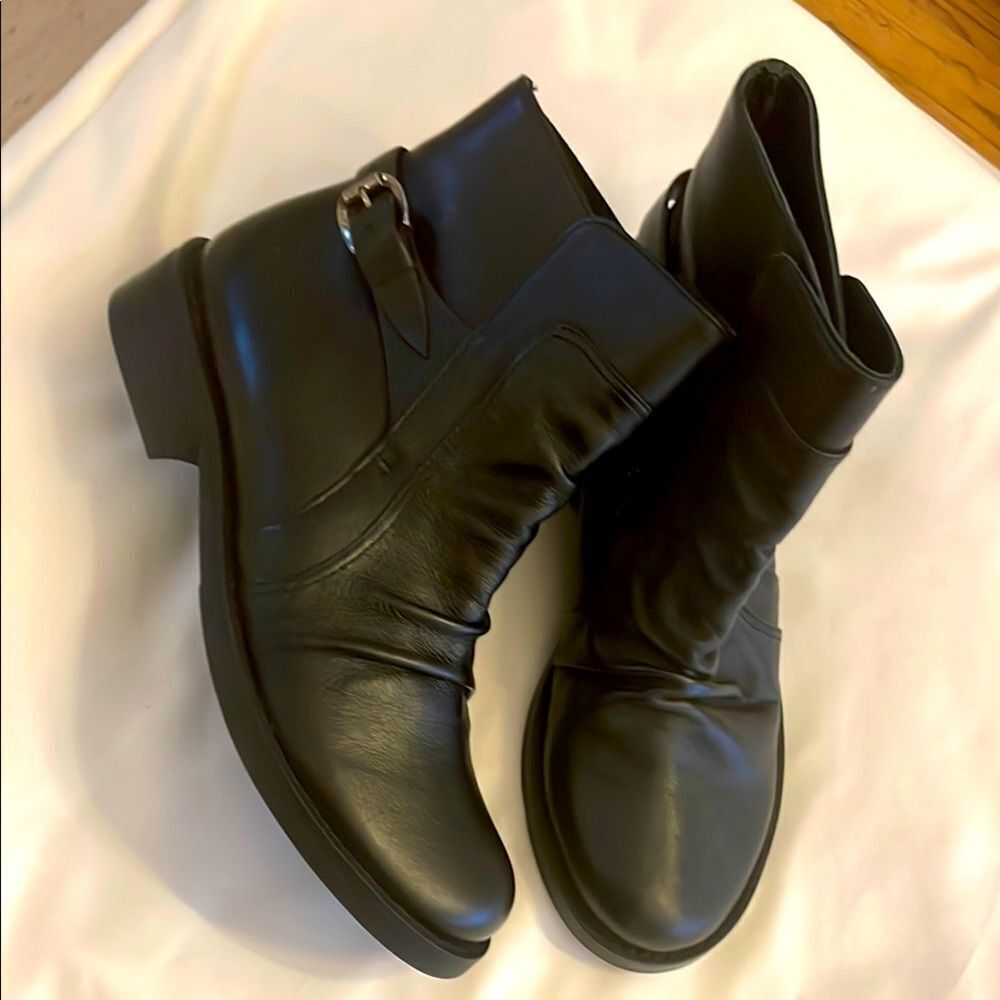 MATISSE BLACK LEATHER ANKLE BOOTS.  NEW IN BOX